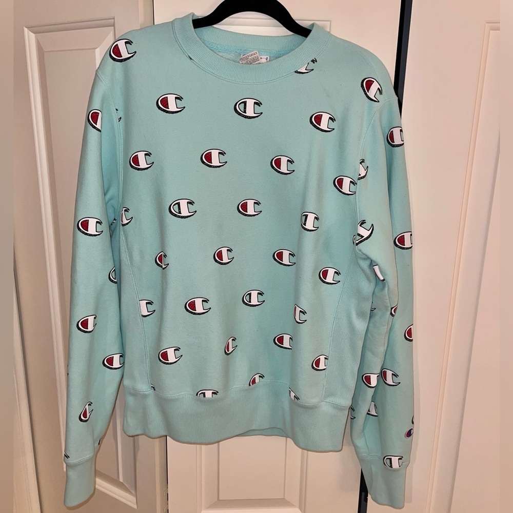 Women’s Champion sweatshirt